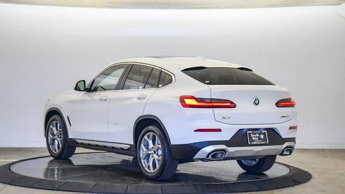 2023 BMW X4 xDrive30i