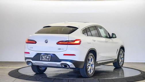 2023 BMW X4 xDrive30i