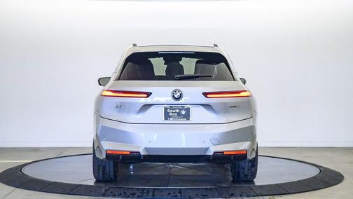 Space Silver Metallic 2026 BMW iX xDrive45