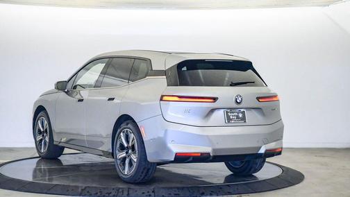 Space Silver Metallic 2026 BMW iX xDrive45