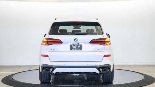 Mineral White Metallic 2026 BMW X5 xDrive40i