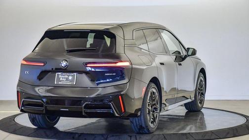 2026 BMW iX xDrive45