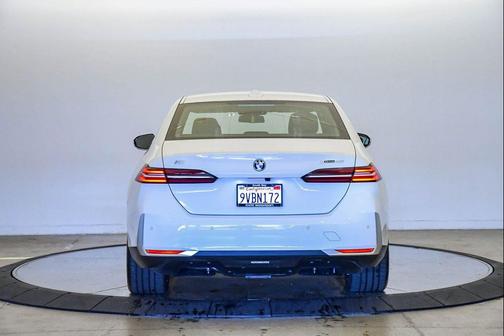 2025 BMW i5 xDrive40