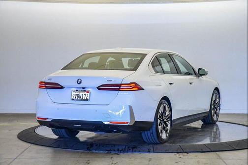 2025 BMW i5 xDrive40