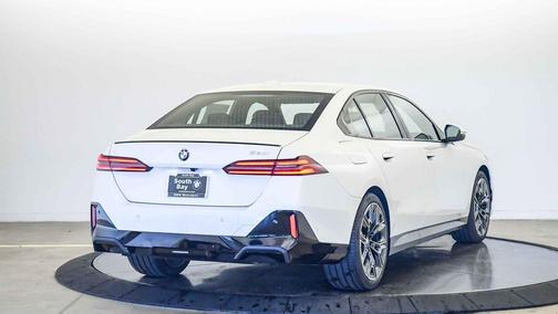 Mineral White Metallic 2026 BMW 530 530i