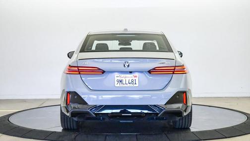 Brooklyn Grey Metallic 2024 BMW i5 eDrive40