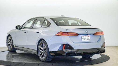 Brooklyn Grey Metallic 2024 BMW i5 eDrive40