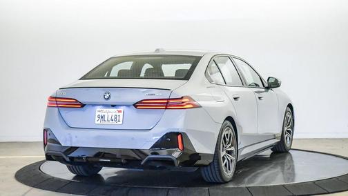 Brooklyn Grey Metallic 2024 BMW i5 eDrive40