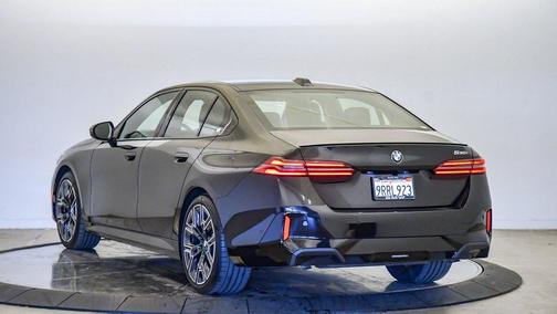 2025 BMW 530 530i