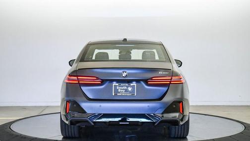 Frozen Deep Gre 2027 BMW 530 i