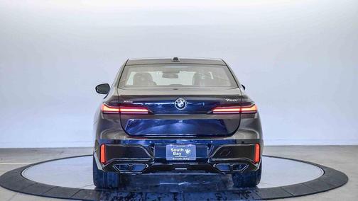 2026 BMW 760 xDrive