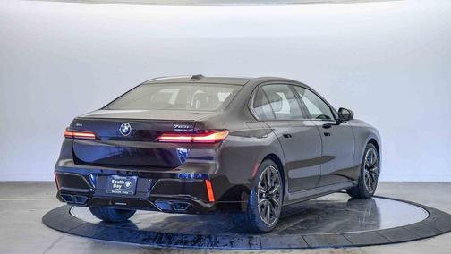2026 BMW 760 xDrive