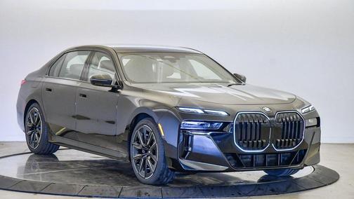 2026 BMW 740 i
