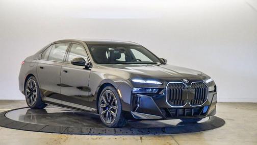 2026 BMW 750e i xDrive