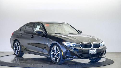 2023 BMW 230 i