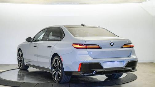 Brooklyn Grey Metallic 2023 BMW 740 i