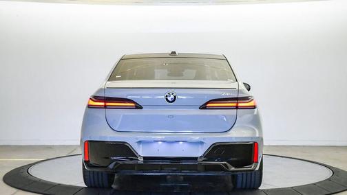 Brooklyn Grey Metallic 2023 BMW 740 i