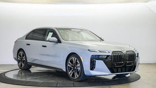 Brooklyn Grey Metallic 2023 BMW 740 i