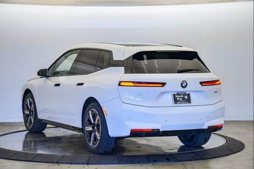 2026 BMW iX xDrive45