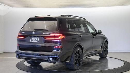 Black Sapphire Metallic 2027 BMW X7 xDrive40i
