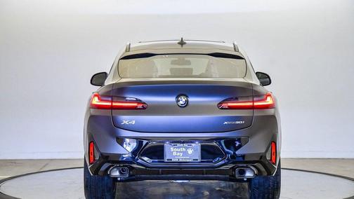 2025 BMW X4 xDrive30i