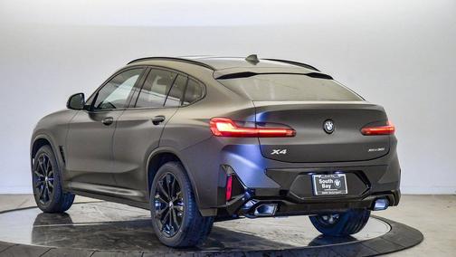 2025 BMW X4 xDrive30i
