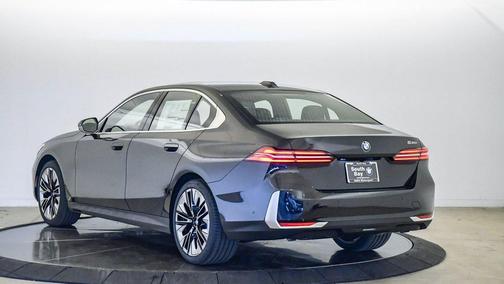 Black Sapphire Metallic 2026 BMW 530 530i