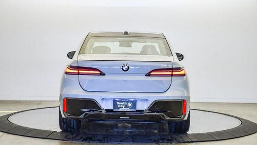 2026 BMW 740 740i