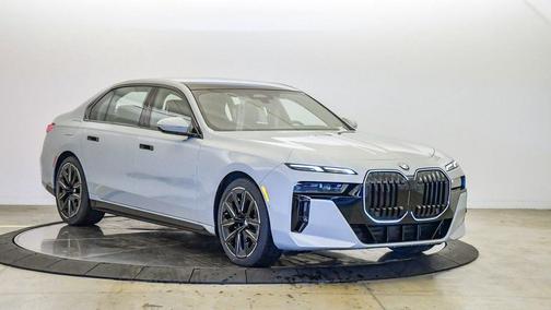 2026 BMW 740 740i
