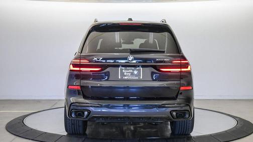 Black Sapphire Metallic 2027 BMW X7 xDrive40i