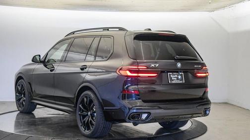 Black Sapphire Metallic 2027 BMW X7 xDrive40i