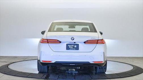 2025 BMW 530 i