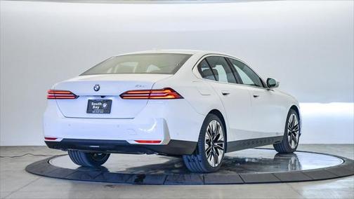 2025 BMW 530 i