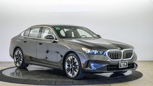 Dark Graphite Metallic 2026 BMW 530 530i
