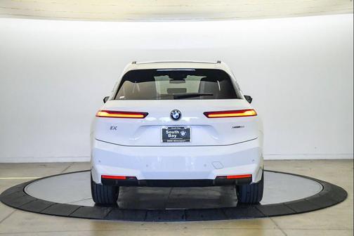 Alpine White 2026 BMW iX xDrive60