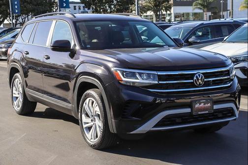 Deep Black 2023 Volkswagen Atlas 3.6L SE w/Technology