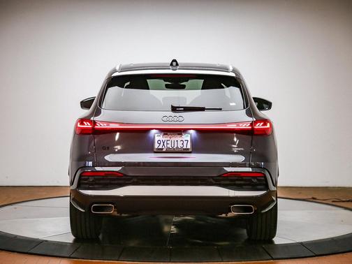 Tambora Gray Metallic 2025 Audi Q5 Prestige TFSI quattro S tronic