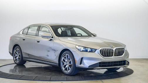 Oxide Grey Metallic 2026 BMW 540 xDrive