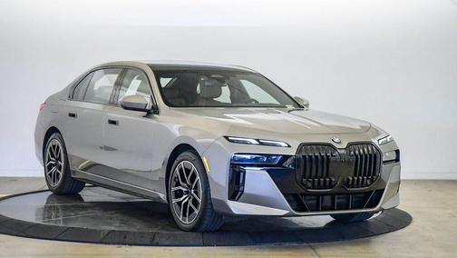 Oxide Grey Metallic 2023 BMW 740 i
