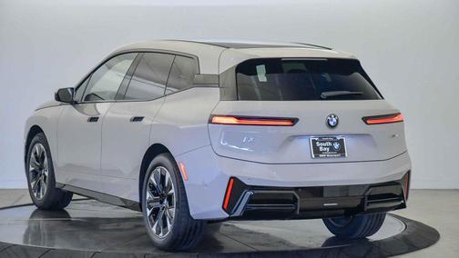 2026 BMW iX xDrive45