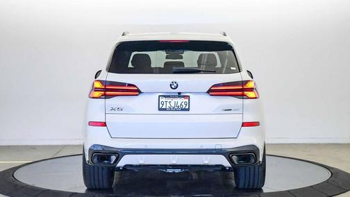 Mineral White Metallic 2026 BMW X5 sDrive40i