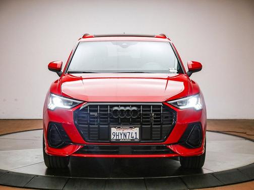 Tango Red Metallic 2023 Audi Q3 Premium 45 TFSI S line quattro Tiptronic