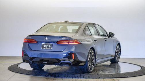 2026 BMW 550e xDrive