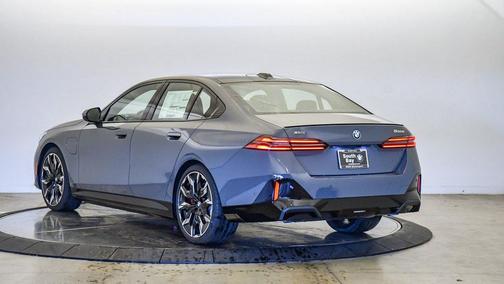 2026 BMW 550e xDrive