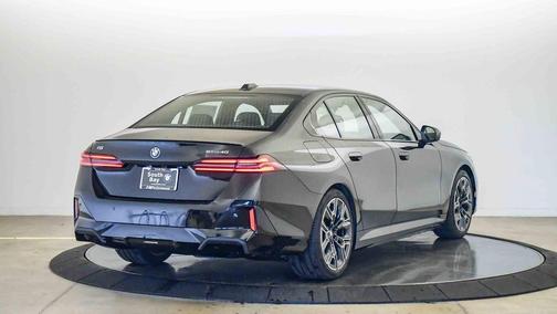 Black Sapphire Metallic 2026 BMW i5 eDrive40