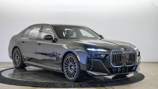 Black Sapphire Metallic 2026 BMW 750e i xDrive