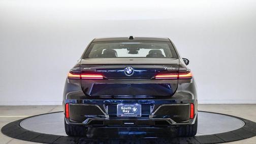 Black Sapphire Metallic 2026 BMW 750e i xDrive