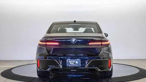 Black Sapphire Metallic 2026 BMW 750e i xDrive