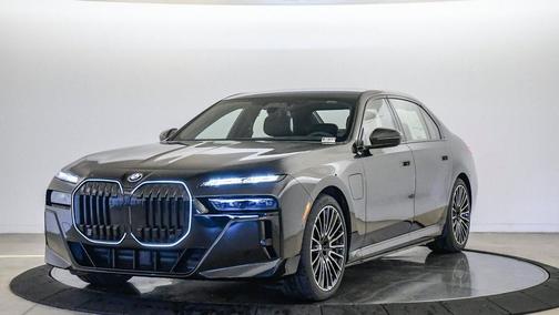 Black Sapphire Metallic 2026 BMW 750e i xDrive