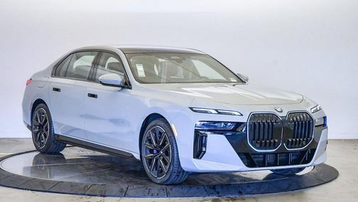 2026 BMW 740 740i